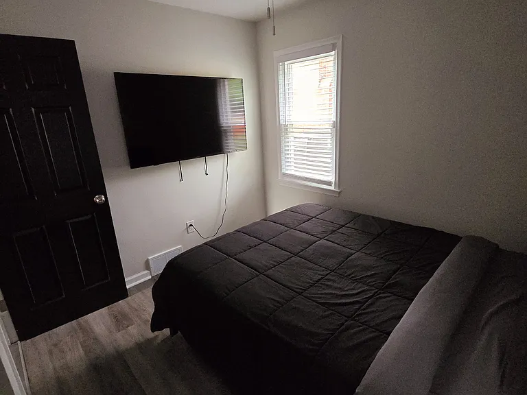 8227 Parkland — Photo 6