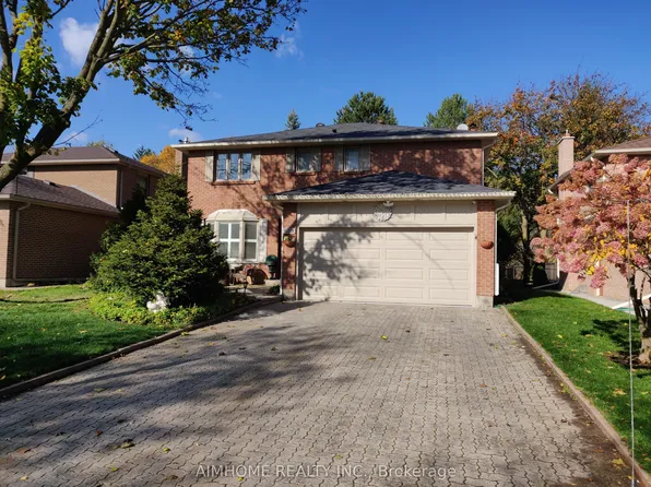80 Golf Links Dr, Aurora, ON L4G 3V3