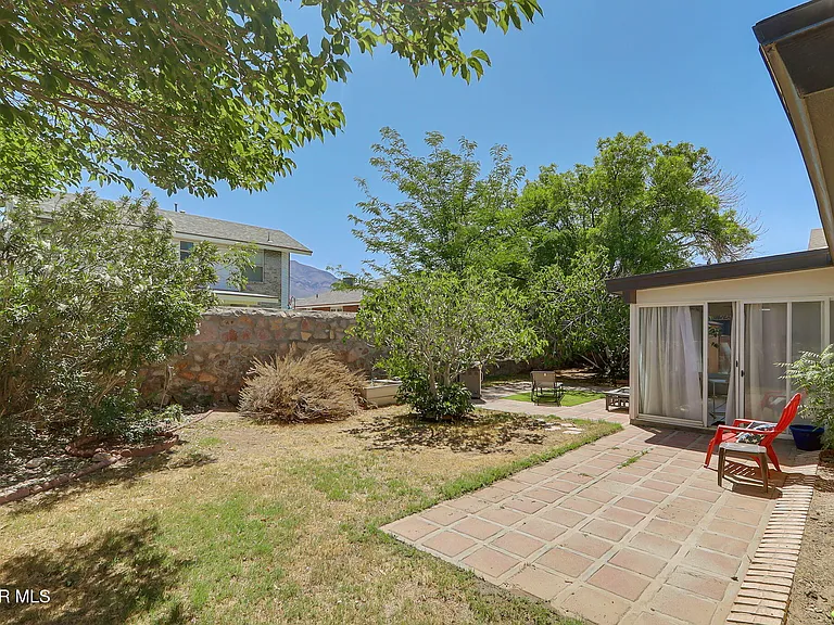 4348 Loma Hermosa Dr — Photo 36
