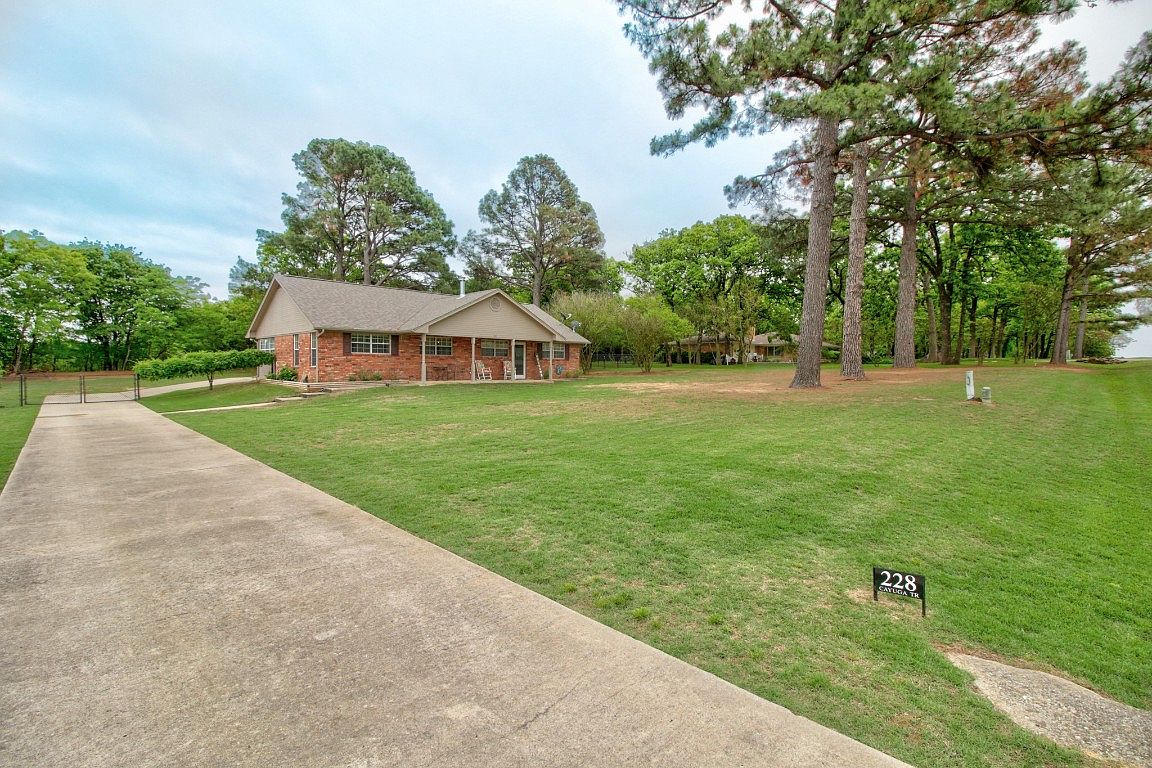 228 Cayuga Trl, Lake Kiowa, TX 76240 Zillow