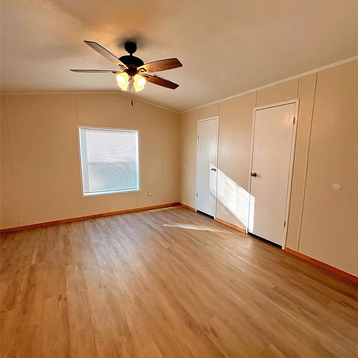 3 bed, 2.0 bath, 1216 sqft, $1,350 — Photo 4