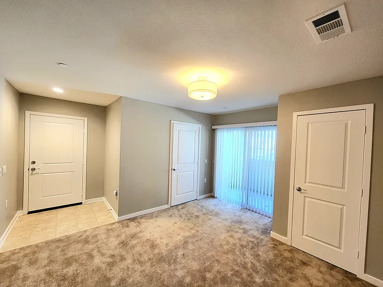 996 Newberry Ln — Photo 38