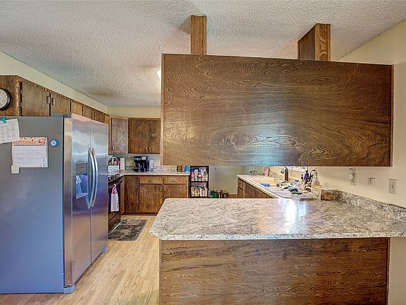 3rd image of 301 7th Ave E