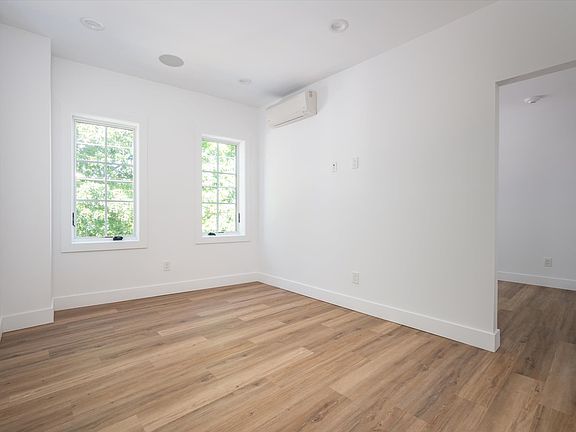 2nd image of 270 Garden St #B