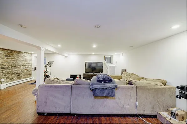 Rented by Douglas Elliman | media 31