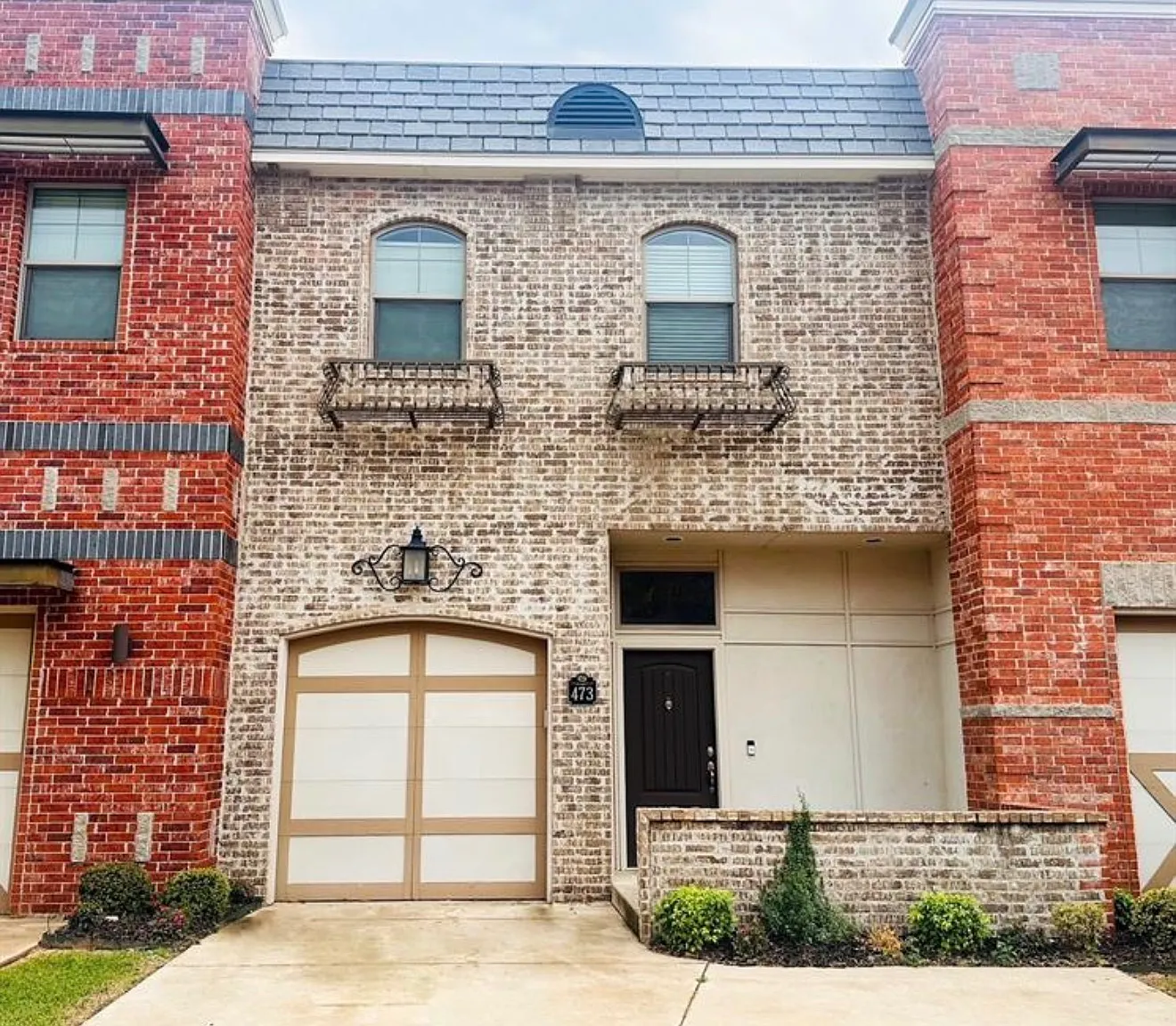3 bed, 2.5 bath, 1663 sqft, $1,795 — Photo 1