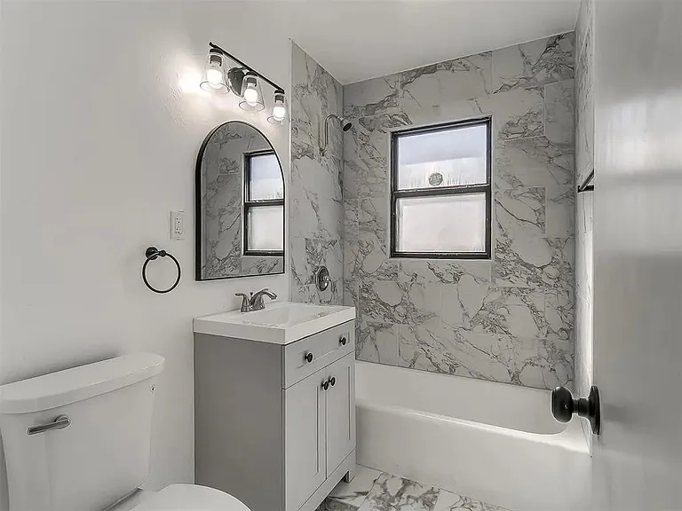 3345 NE 13th St — Photo 6