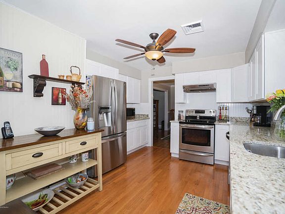 5th image of 775 Williamsburg Dr