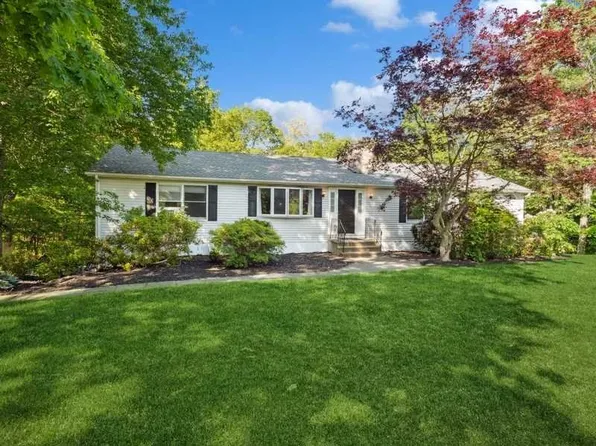 3 William Way E, Stormville, NY 12582