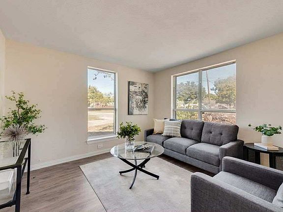 3rd image of 1802 Gus Thomasson Rd