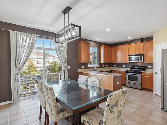 5th image of 1666 Dogwood Ln