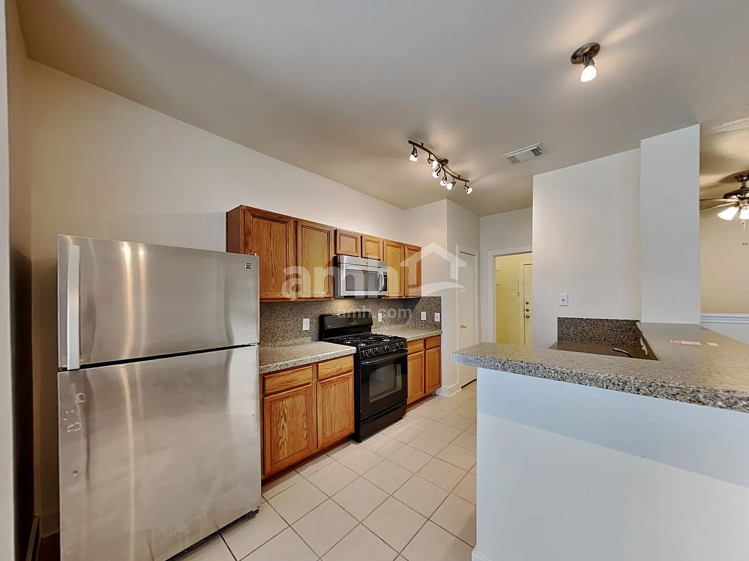 3 bed, 2.0 bath, 1416 sqft, $1,725 — Photo 3