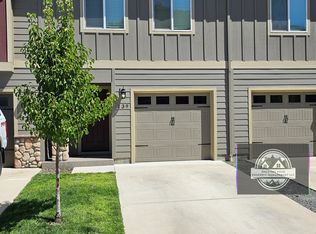 139 Rivers Edge Ct, Gold Hill, OR 97525