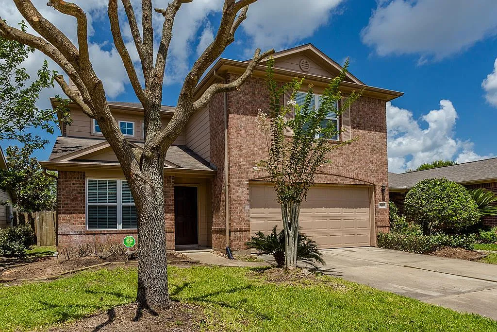 3 bed, 2.5 bath, 1884 sqft, $2,000 — Photo 2