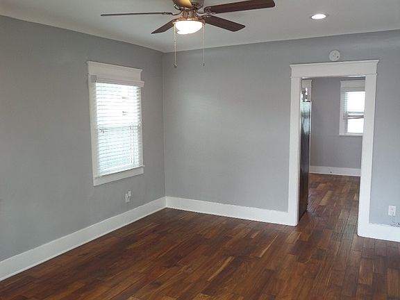 4th image of 4580 32nd St