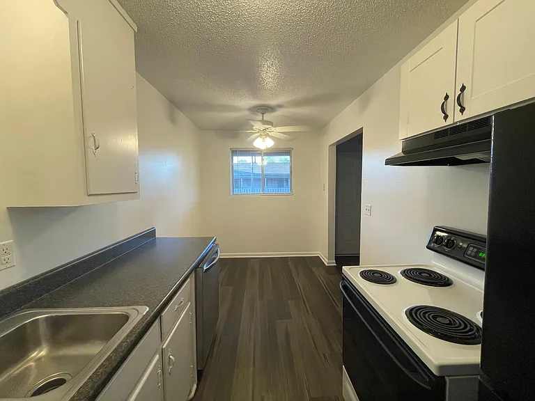 276 White Bridge Pike #16 — Photo 6