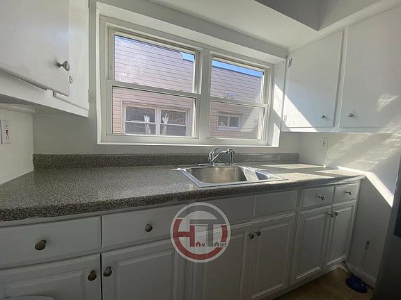 4th image of 4182 E Tremont Ave #2