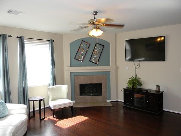 3rd image of 10106 Erin Glen Way