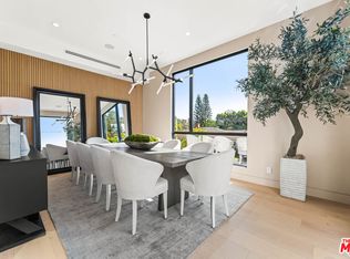 12119 Travis St, Los Angeles, CA 90049