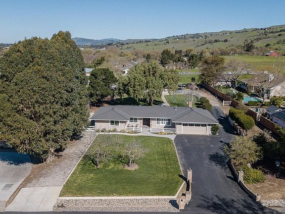 4th image of 2045 Pinecrest Dr
