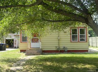 4236 9th St, Rock Island, IL 61201