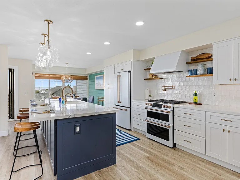 579 Hygeia Ave #A — Photo 5