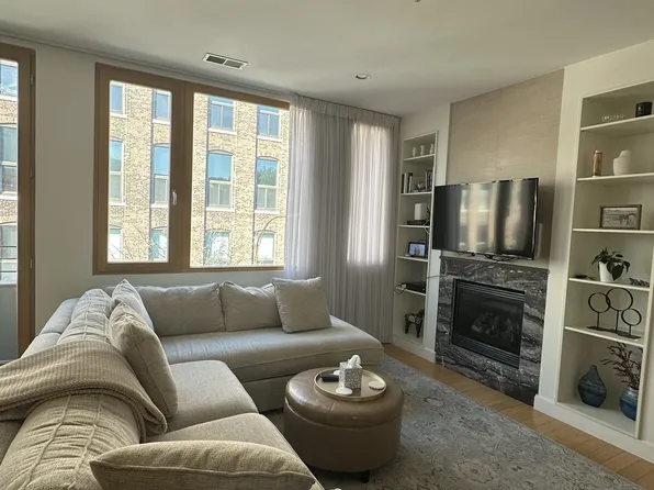 321 W 2nd St Unit 10, South Boston, MA 02127