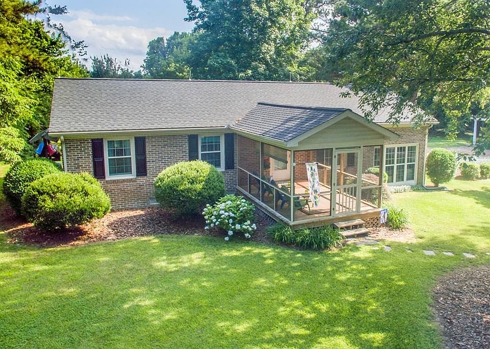 1st image of 151 Hudson Pl