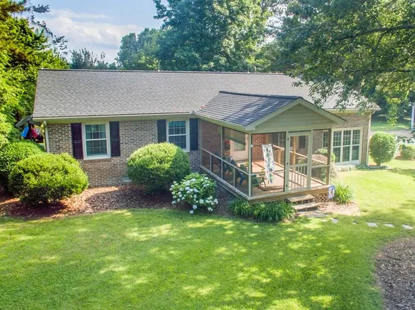 151 Hudson Pl, Cobbs Creek, VA 23035