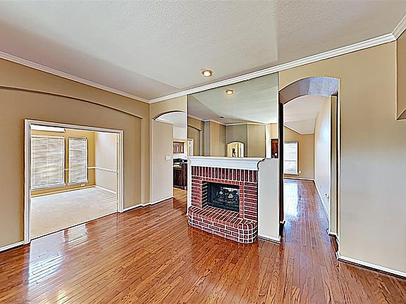 5th image of 616 Delores Dr