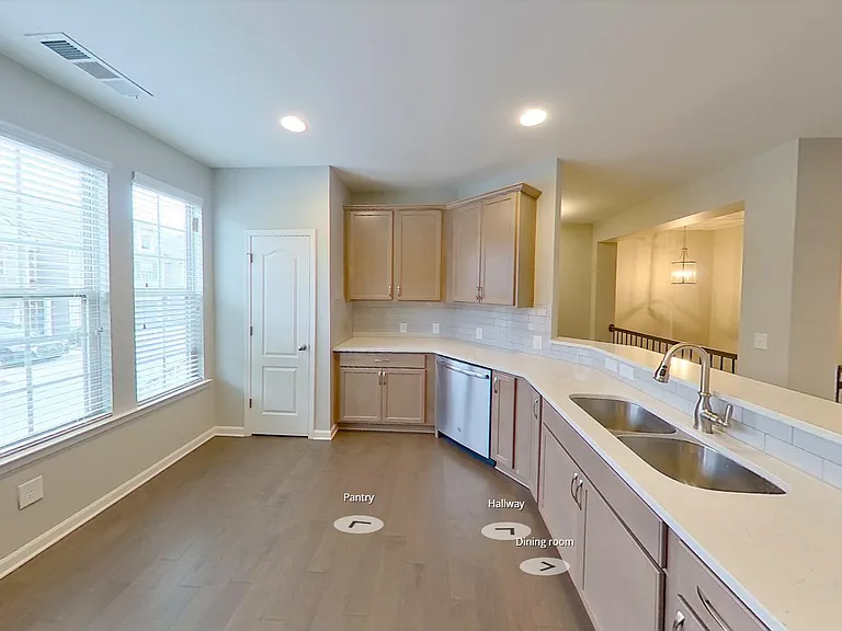 5512 Radford Loop — Photo 2