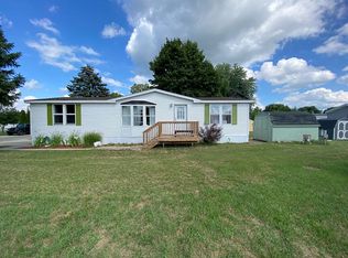 1142 Manitoba Trl, Wayland, MI 49348