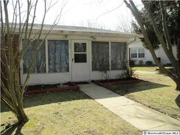 826F Balmoral Ct, Lakewood, NJ 08701