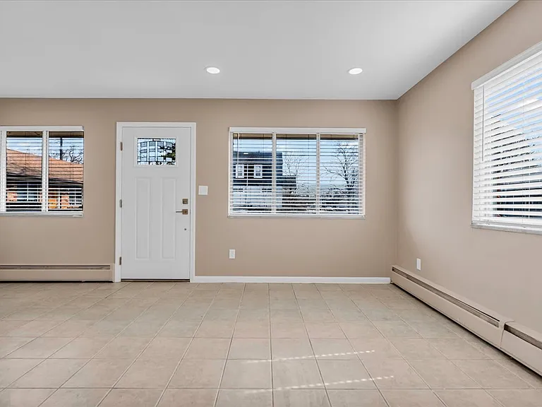 141 Ardmore Dr — Photo 11