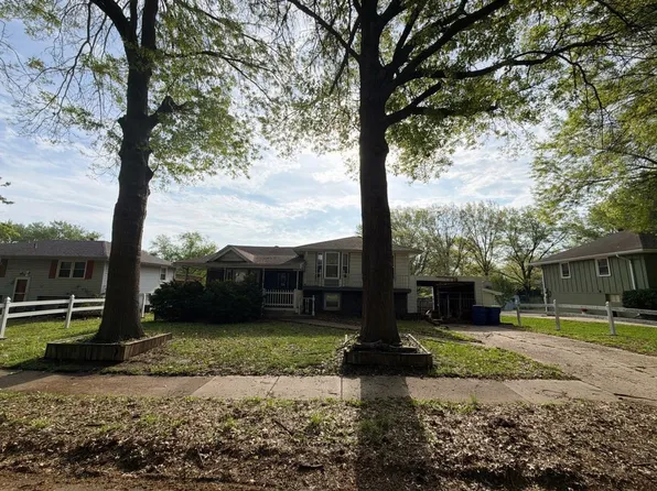 1209 SW Madison St, Lees Summit, MO 64081