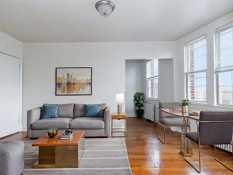 11 Nicholson St NW #210 — Photo 2
