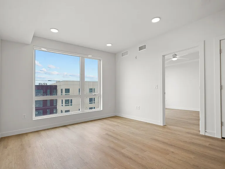 Spark Apartments — Photo 7