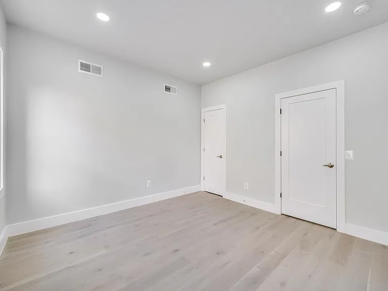 1903 N Taylor St — Photo 13