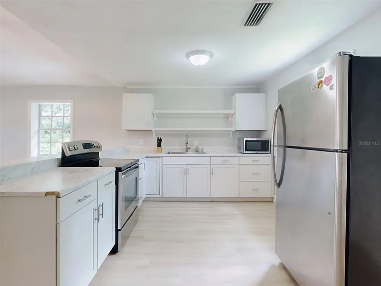 1103 Washington St — Photo 11