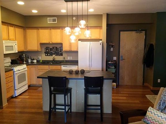 Kitchen - with new Fridge 