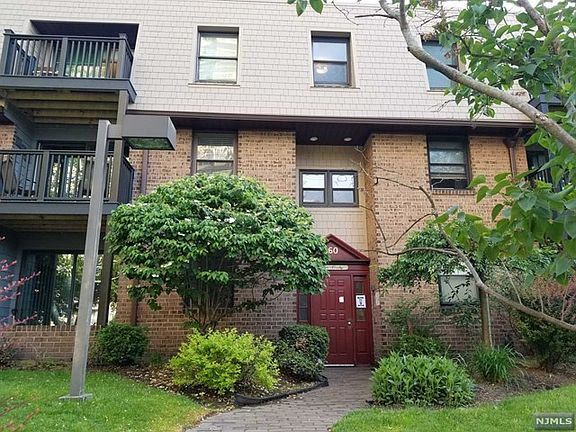 2nd image of 560 North Ave APT K