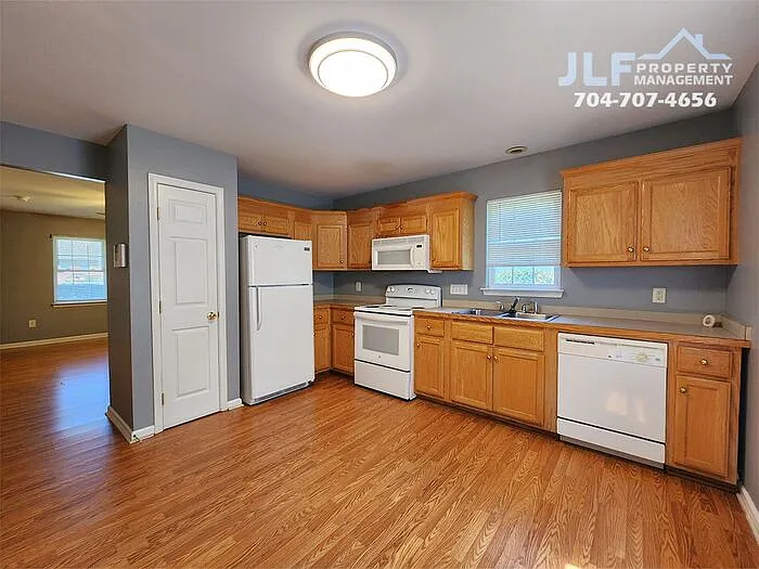 2508 S Ridge Ave — Photo 4