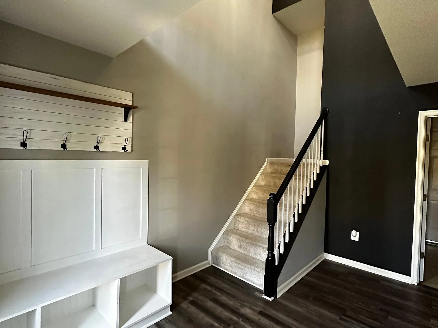 1110 Patrick St — Photo 2