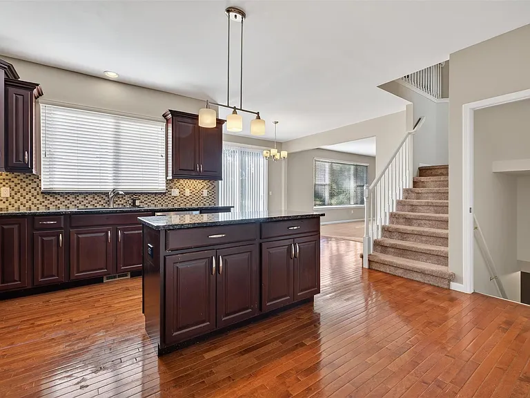 699 Bay Pointe Dr — Photo 18