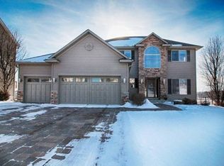 9581 Pheasant Xing, Saint Bonifacius, MN 55375