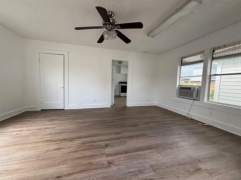 969 Wakefield Dr — Photo 10