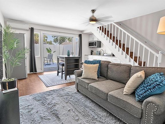 2nd image of 3784 Nectarine Cir #6