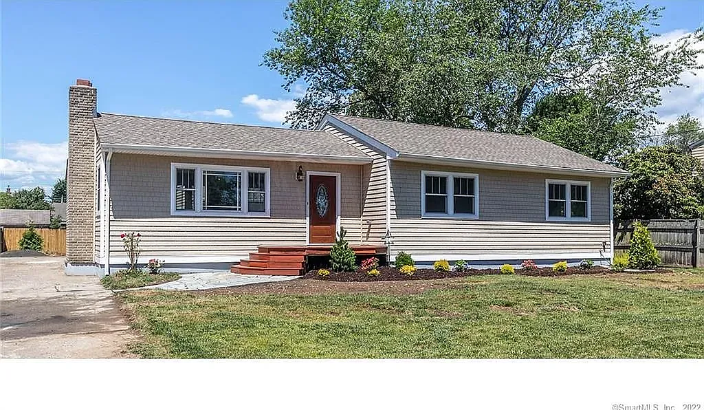 3 bed, 1.5 bath, 1250 sqft, $4,850 — Photo 1