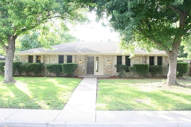 1st image of 1025 Peach Ln