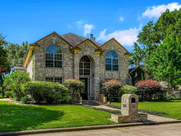 9822 El Chaco St, Baytown, TX 77521